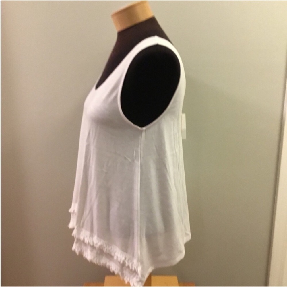 Wallflower tank top with fringe detail Woman’s Med white shark bite hem - Picture 12 of 13